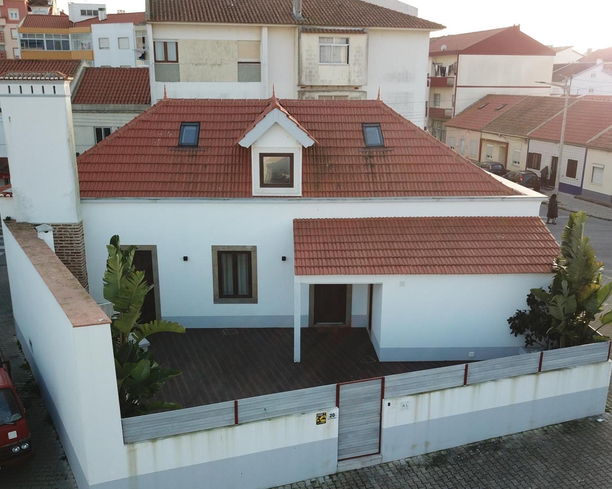 Surfsoul Guesthouse - Bed And Breakfast Peniche Exterior photo