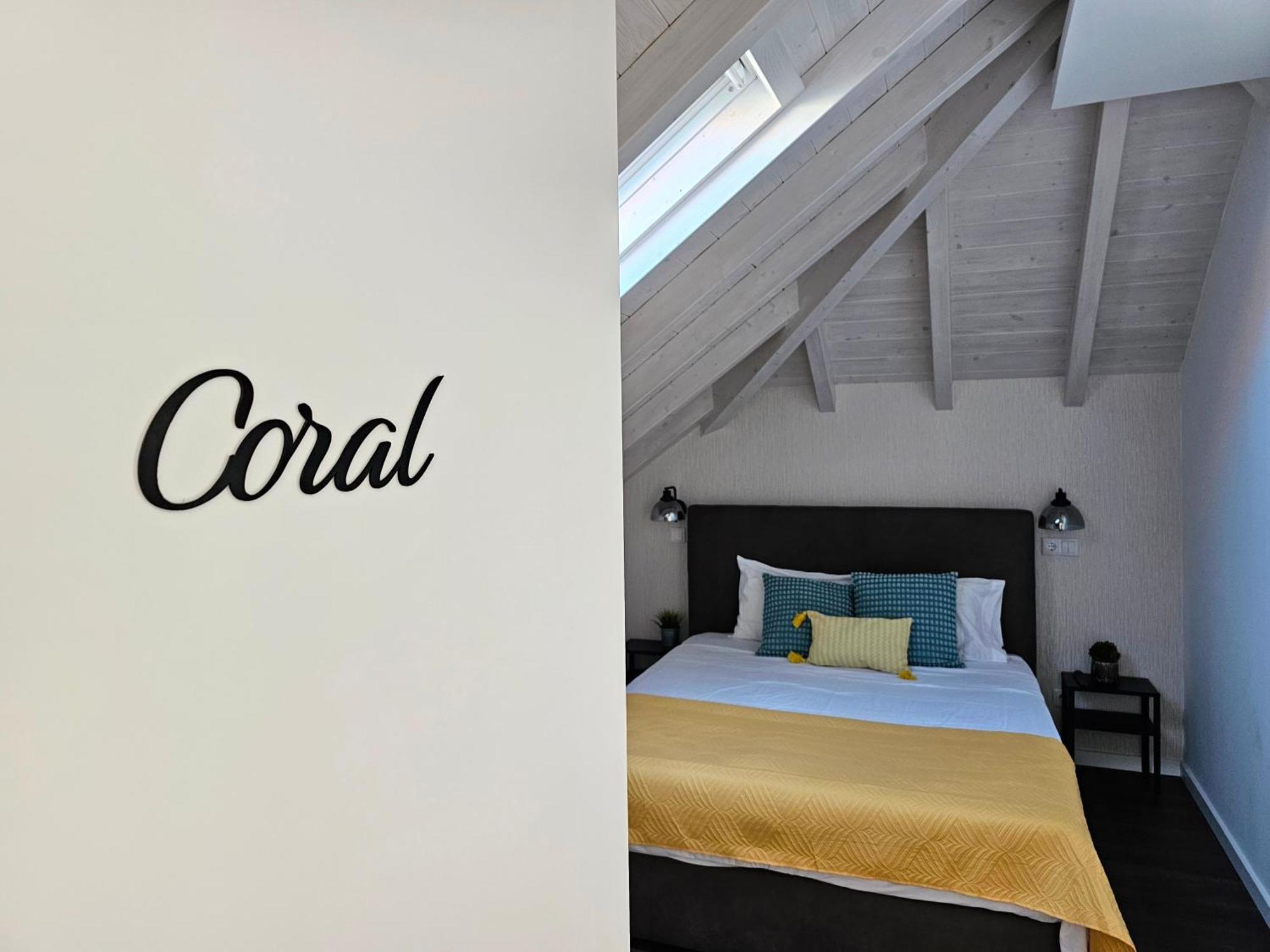 Surfsoul Guesthouse - Bed And Breakfast Peniche Exterior photo