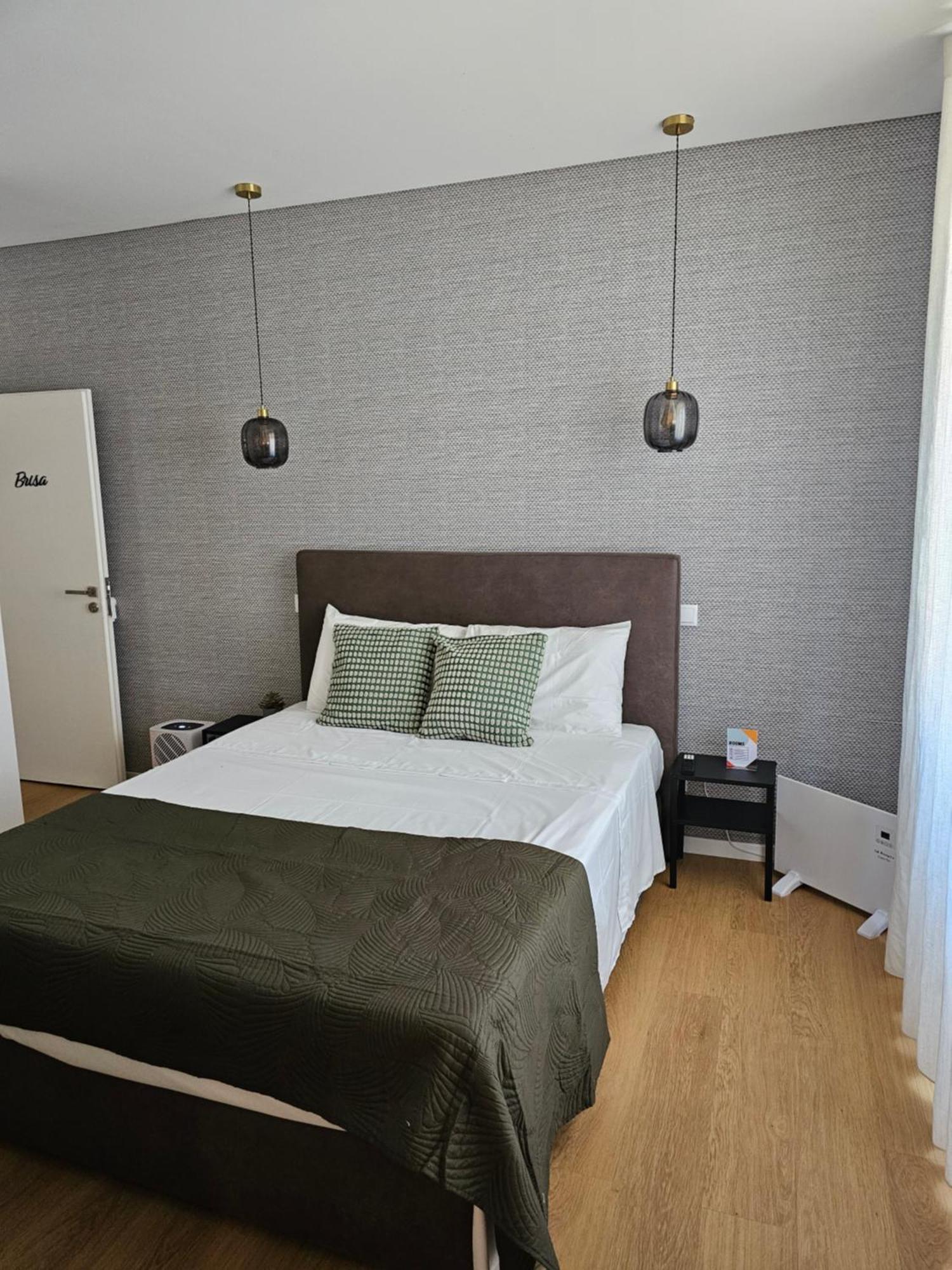 Surfsoul Guesthouse - Bed And Breakfast Peniche Exterior photo